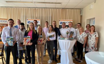 Die Abschlussklasse mit dem Team des BBZ