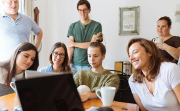 Ausbildungsstart 2025: Noch viele freie Lehrstellen in den IHK-Berufen