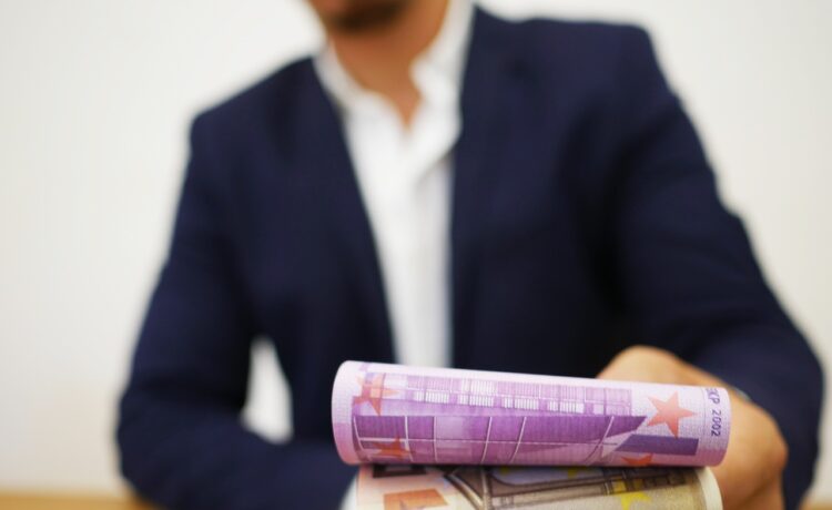 Mindestausbildungsvergütung steigt 2026 auf 724 Euro